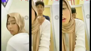 Dokumentasi Gadis Cantik Live Bersantai Kasur Senyum