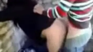Gadis Cantik Pasrah Goyang Kasur Peraduan Hot