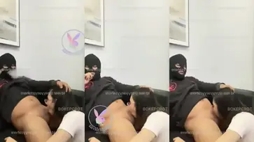Gadis Mulus Cantik Pasrah Posisi Doggy Kasur