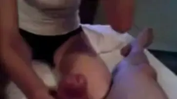 Mahasiswi Cantik Pasrah Goyang Kasur Kontrakan