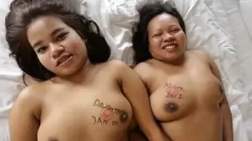 Tante Cantik Pasrah Goyang Kasur Bareng Keponakan