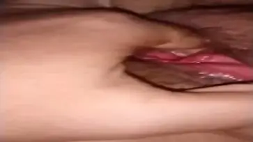Tante Janda Cantik Pasrah Goyang Kasur Basah