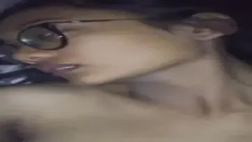 Ukhti Hijab Baju Putih Cantik Pasrah Posisi Doggy Kasur