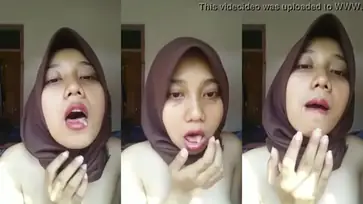 Ukhti Hijab Cantik Pasrah Servis Kasur Crot