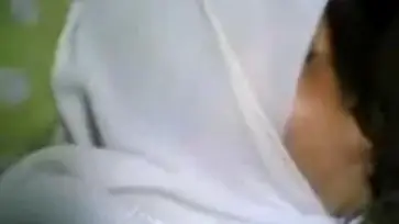 Ukhti Hijab Cantik Pasrah Servis Kasur Pria
